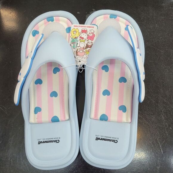 Brand New Sanrio Cinnamoroll Blue Heart Slippers Size: US 8 - Picture 3 of 11